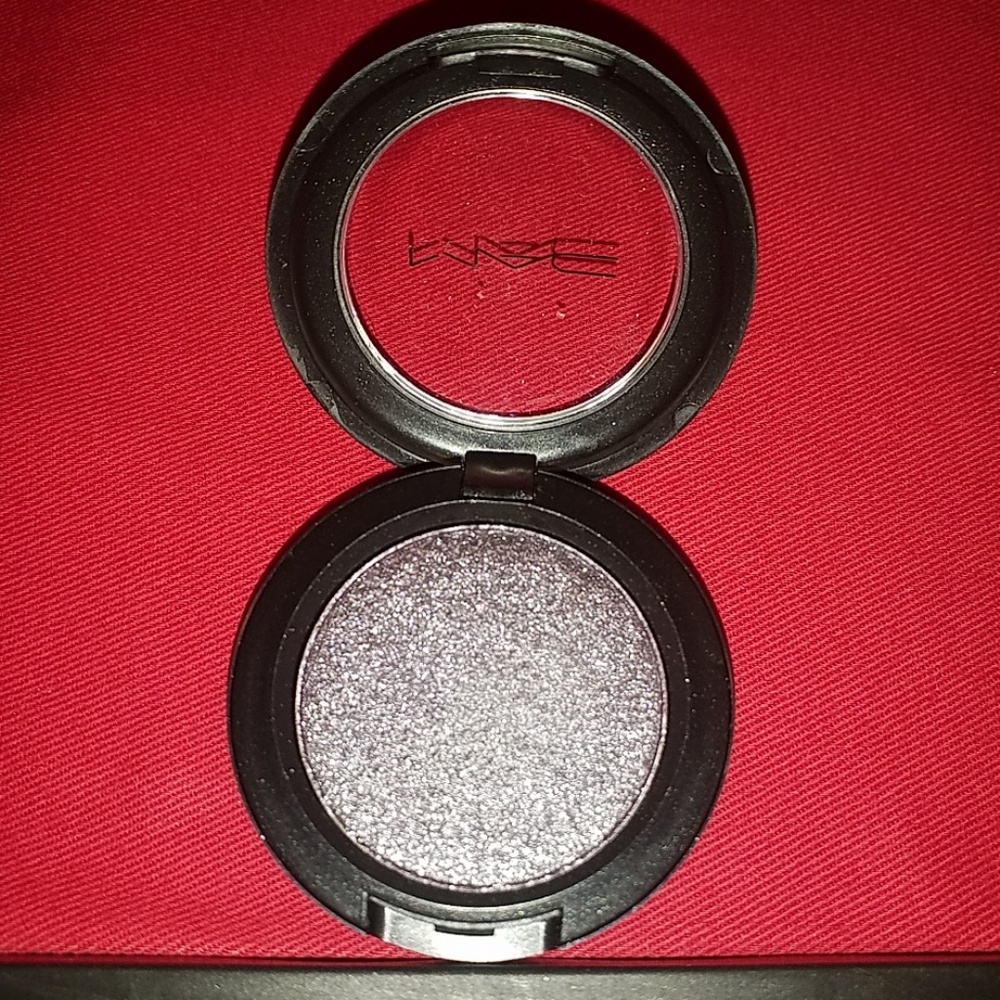 M.A.C COSMETICS EYE SHADOW - Picture 2 of 3